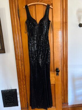 WINDSOR Blk Sequin Front Slit V Neckline Floor Length Dress Size Medium
